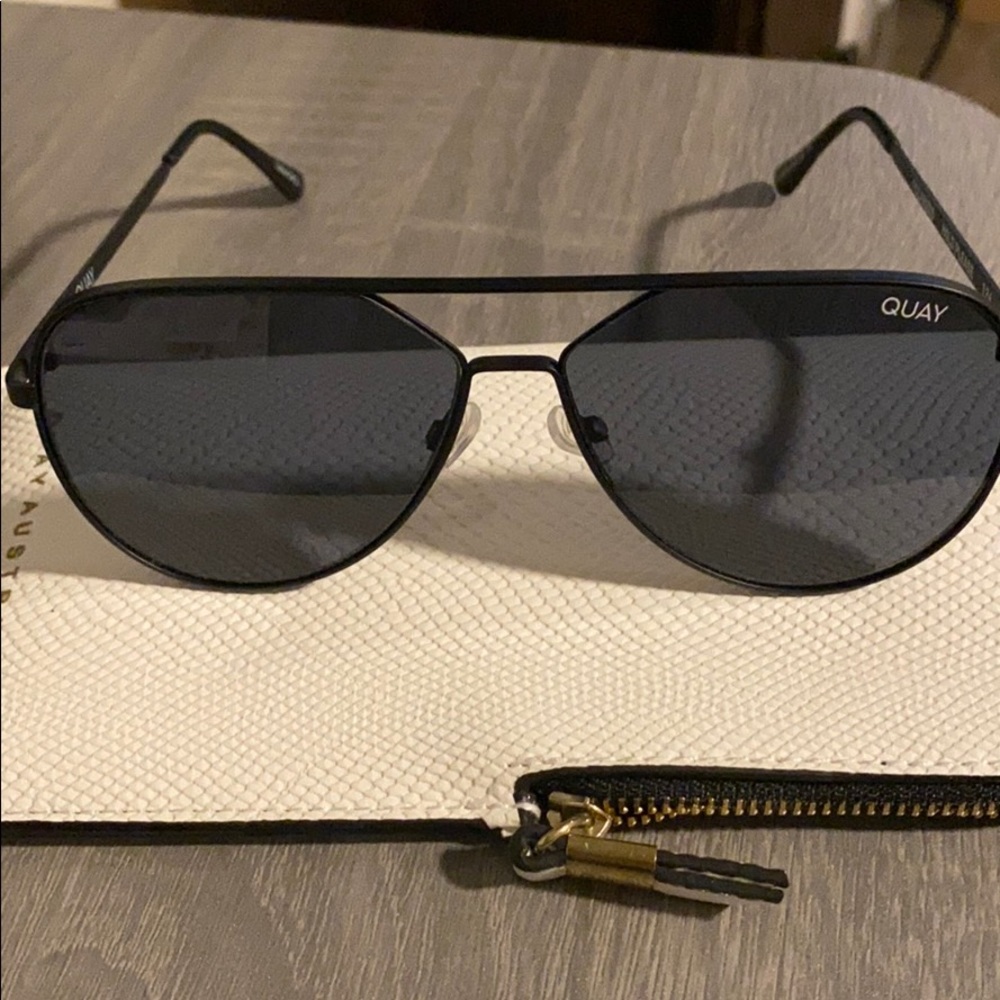 Polarized Quay hold please sunglasses